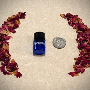 Travel altar protection oil blend, witch’s altar, witchcraft altar, build your own travel altar, protection potion, protection essential oil