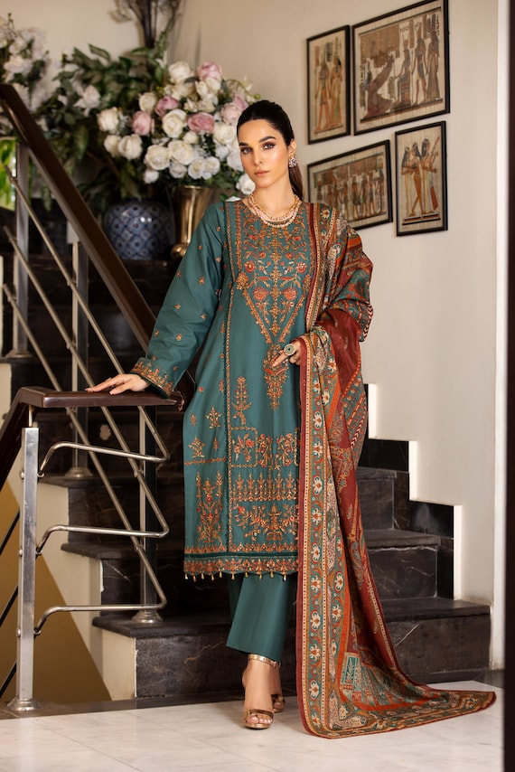 スーツ・フォーマル・ドレス Pakistani Embroidered Dress 3-Piece Green Embroidered Salwar Kameez, Pakistani 3 Piece Suit - Etsy