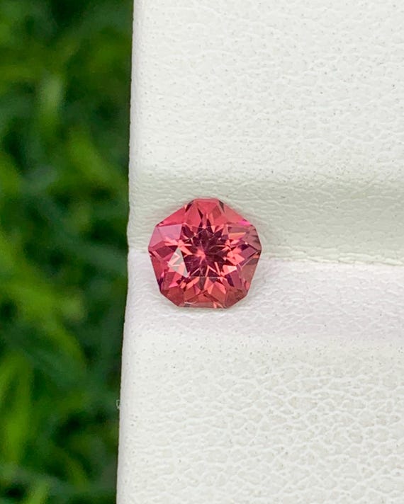 天然ピンクトルマリン 0.57カラット 5.2x5.2 MM ファンシーシェイプ