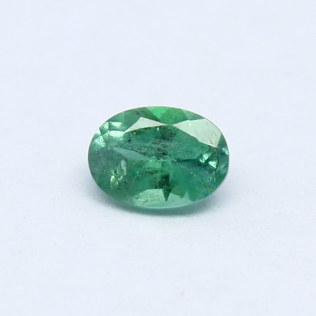 Pierre Précieuse Kornerupine Verte - 2.30 Carats - Taille Coussin 11.5x9.7x3.2 Mm - Origine Kenya - Naturelle Non Traitée