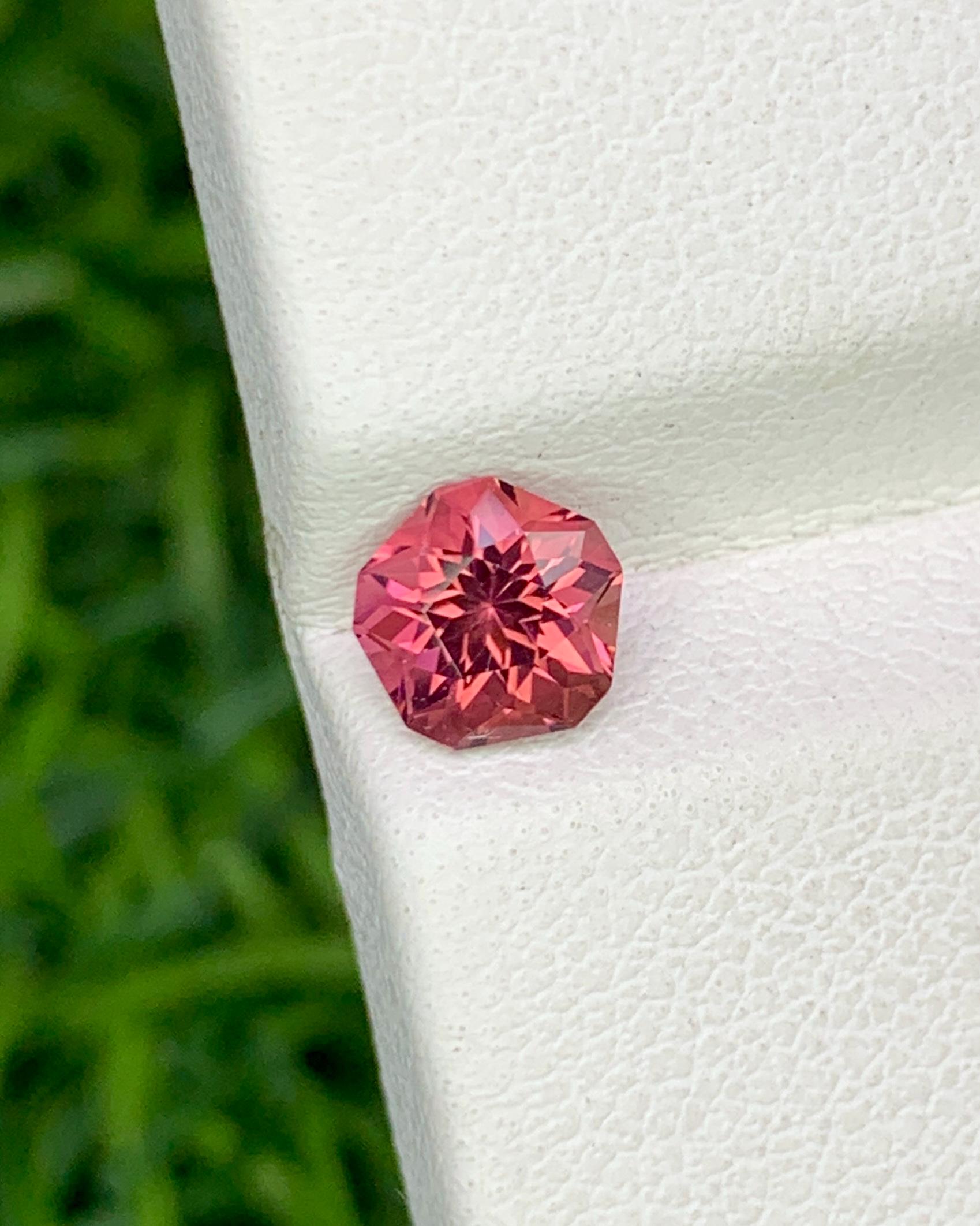 天然ピンクトルマリン 0.57カラット 5.2x5.2 MM ファンシーシェイプ