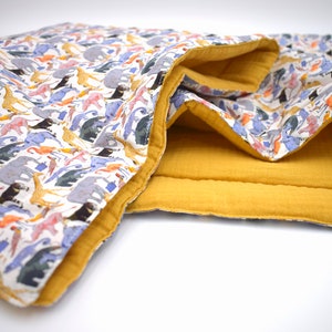 Queue for the zoo - Padded baby quilt in Liberty and organic muslin
