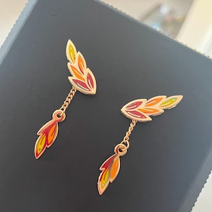 Coronas del Tártaro / Pendientes de metal y esmalte de 25 mm