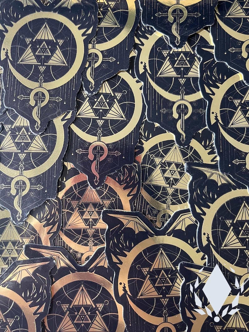 Piles of the Mirror Gold sticker are arranged in a pattern, showing the product in quantity. Icewreath's shop logo is placed in the corner.