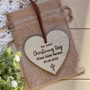 Signo de día de bautizo personalizado, etiqueta de regalo de bautizo, regalo de bautizo grabado en madera, placa de bautizo, regalo para bautizo