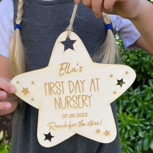Primer día en la guardería Photo Prop Sign, Back To School Star Sign, First Day Of Pre-School Photo Keepsake, Starting Nursery Pre-School Sign