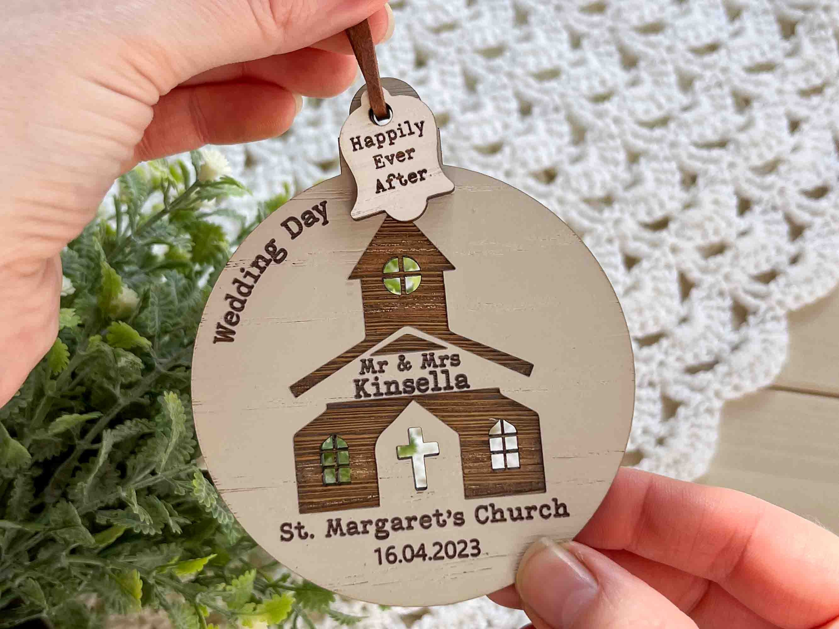 Personalised Wedding Gift, Mr & Mrs Hanging Tag, Wooden Bauble Wedding Plaque, Mr and Mr, Mrs and Mrs, Personalised Wedding Sign Bauble Gift