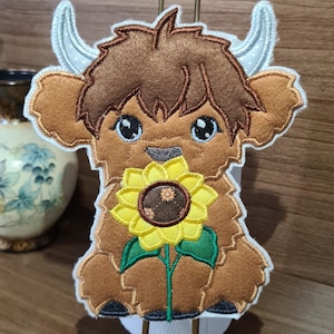 Capa para porta-toalhas de papel Highland Cow ITH Project - Aplique - 5x7 6x10 7x12 8x12 - Design de bordado à máquina - Instruções incluídas