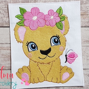 Menina Leão com Flores - Desenho de Bordado à Máquina - Ponto de Preenchimento - Bordado Animal 4x4 5x4 5x7 5x8 6x10 7x12 - Leão Menina Animais Safari