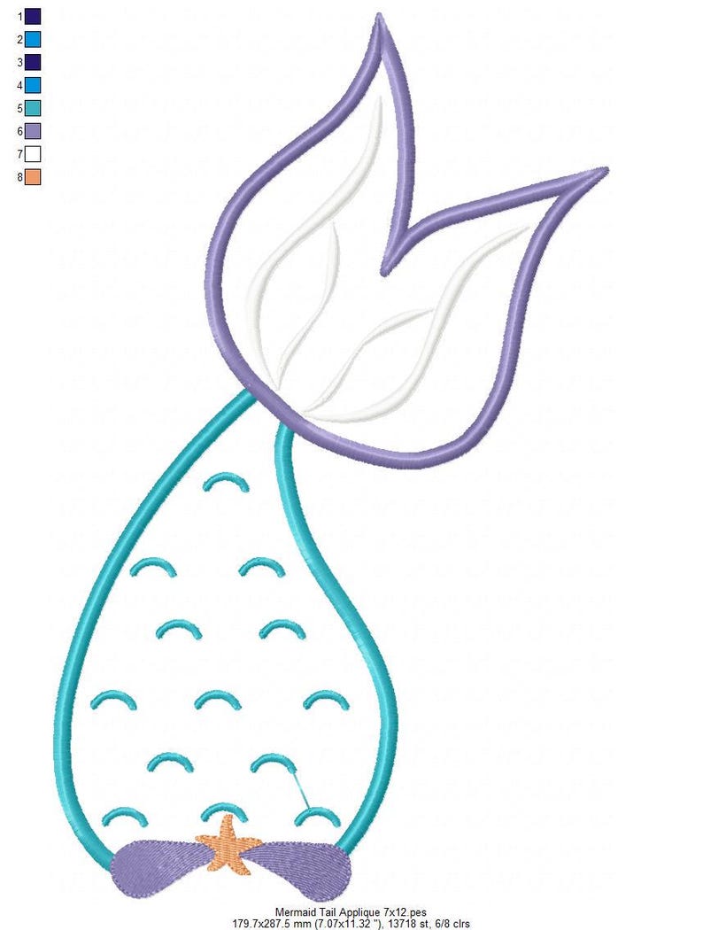 Puede incluir: Una taza de cer&aacute;mica blanca con un asa negra y el texto "But First, Coffee" en un estilo manuscrito. La taza est&aacute; sobre una superficie blanca. La taza mide aproximadamente 10 cm de alto.