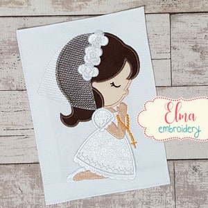 Meisje bidden eerste communie stoffen borduurontwerp (4 x 4 5 x 7 6 x 10 7 x 12) (digitale download)