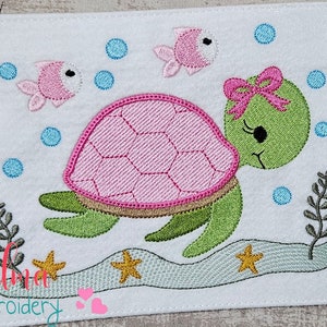 Cute Sea Turtle Girl - Design de bordado à máquina - Ponto de preenchimento - Bordado de animais - 4x4 5x4 5x7 5x8 6x10 7x12 - Bordado de tartaruga