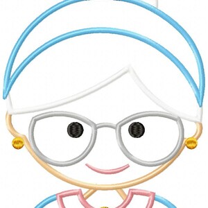 Puede incluir: Ilustraci&oacute;n de dibujos animados de una mujer con gafas, mo&ntilde;o y cuello rosa. La mujer tiene ojos negros, una peque&ntilde;a sonrisa y pendientes dorados. El contorno de la imagen es azul, blanco y beige.