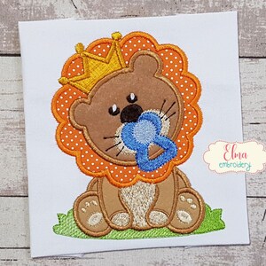 Lion King with Baby Binky - Machine Embroidery Design - Applique Embroidery - Animal Embroidery - 4x4 5x7 5x8 6x10 - Safari Embroidery