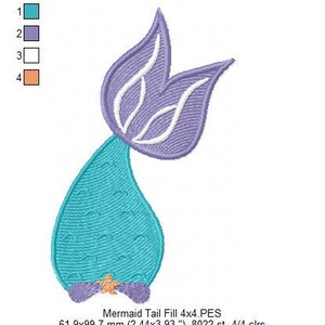 Puede incluir: Un dise&ntilde;o bordado de cola de sirena en tonos turquesa, morado y blanco. La cola tiene forma de l&aacute;grima con un patr&oacute;n texturizado, y las aletas son de un morado m&aacute;s claro con detalles blancos. Una peque&ntilde;a estrella de mar est&aacute; en la base. El texto dice "Mermaid Tail Fill 4x4.PES".