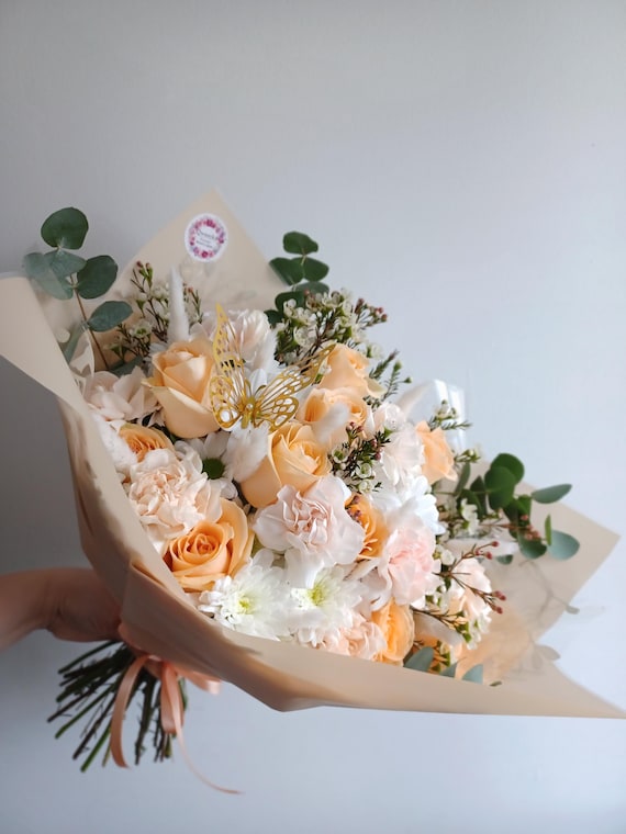 Peach/Orange Seasonal Flower Bouquet: Fresh Cut Flowers For Any Occasions - Birthday - Anniversary - Engagement - Mother's Day - Thank You