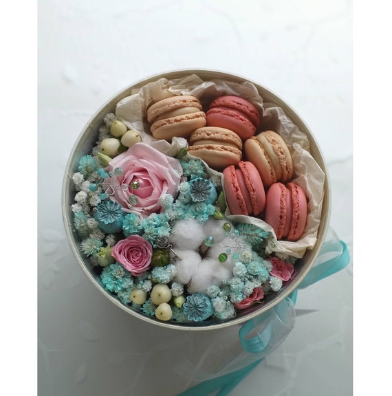 Tiffany and Pink fresh flowers with macarons or chocolates in a box | Flower gift box | Birthday gift box | Gift hamper | Turquoise flowers