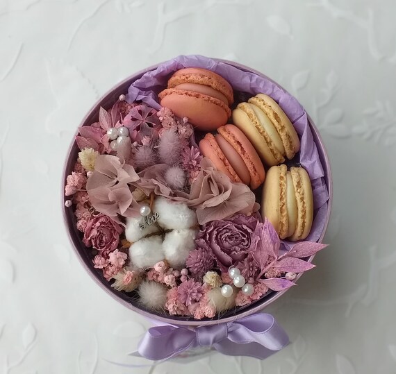 Dry flowers with macarons or chocolates  in a pink hat box |  Dried flower arrangement | Mother's Day | Birthday | Anniversary | Engagement