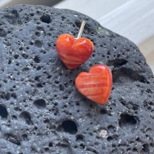 Pendientes de langosta naranja en forma de corazón: pendientes de plata de ley, joyas para San Valentín.