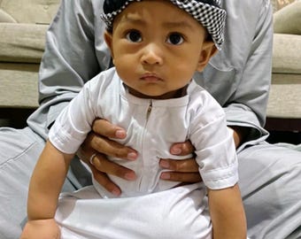 Vestido infantil tipo thobe/abaya com turbante para bebês de 0 a 2 anos