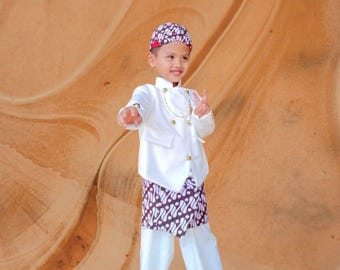 Estilo de roupa tradicional indonésia 2