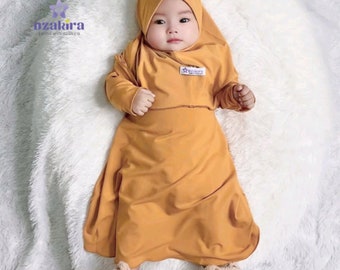 Ensemble abaya bébé ou enfant tenue de tous les jours KIA, robe et hijab 0 - 3 ans couleur verte