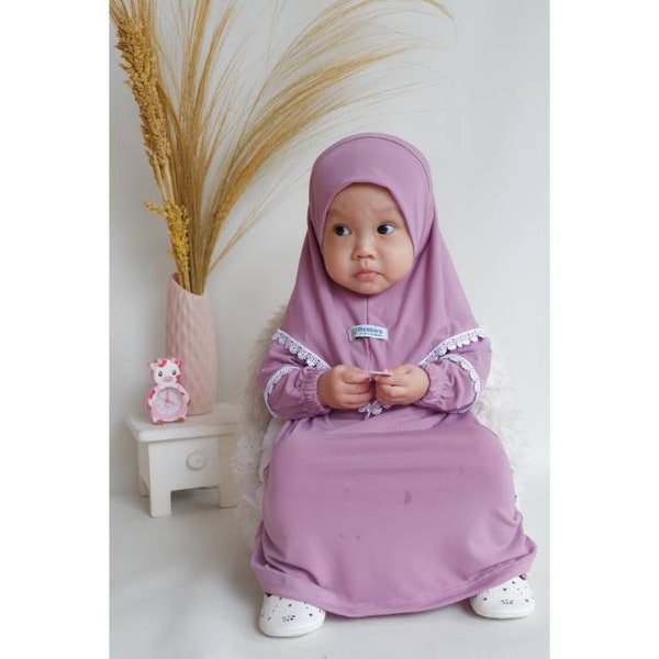 Ensemble abaya renda dzakira bébé ou enfant robe et hijab 0 - 3 ans couleur violette