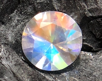 Rainbow Fire Maansteen Madagascar: 6 mm gefacetteerde ronde edelsteen