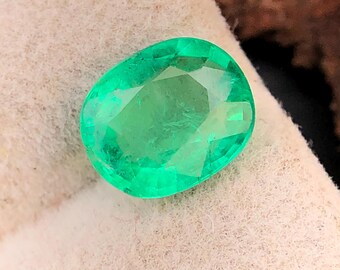 ザンビア産天然エメラルド八角形：希少な緑色の宝石、1.83カラット 
