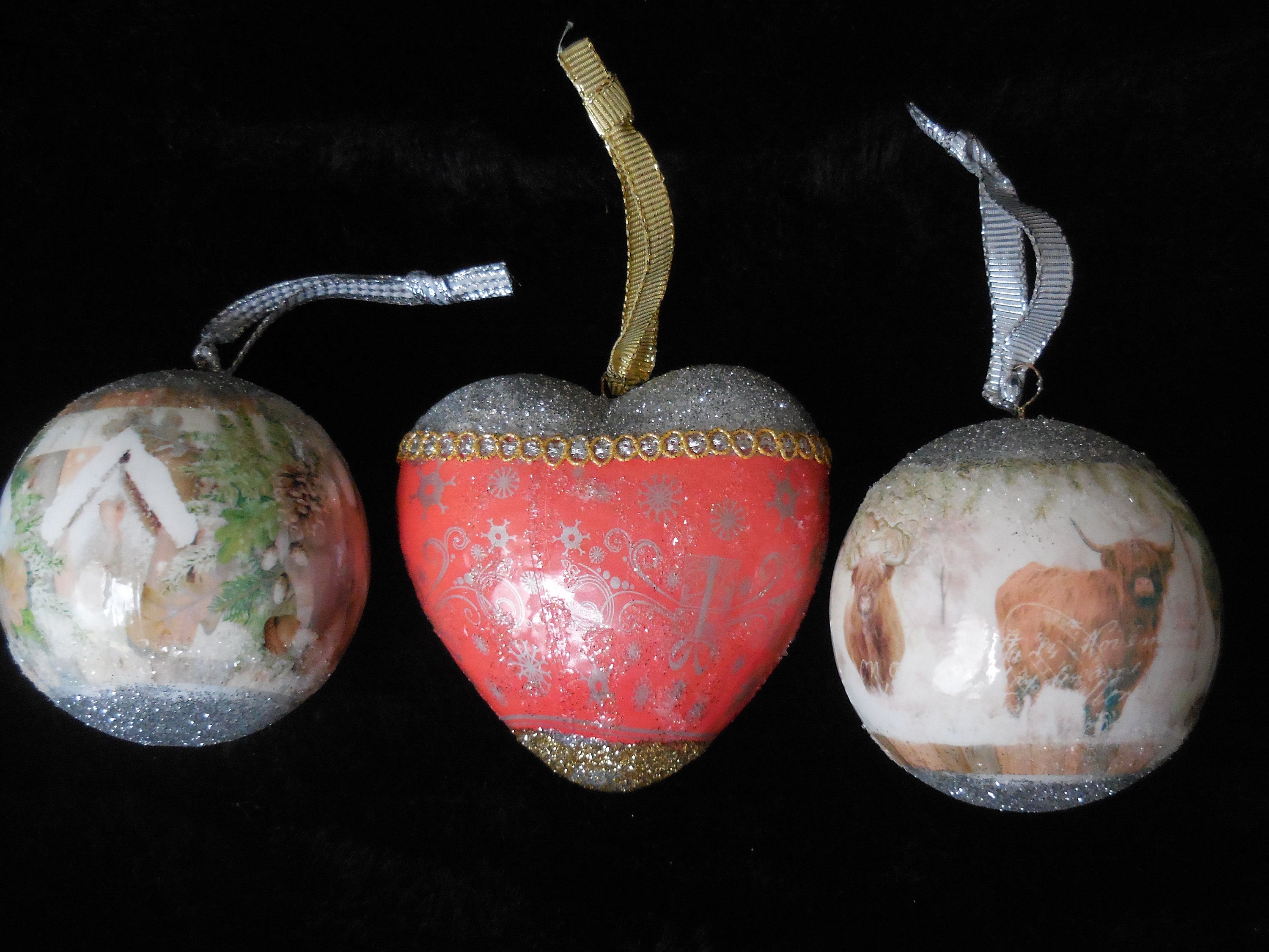 2 Boules de Noël et Un Coeur