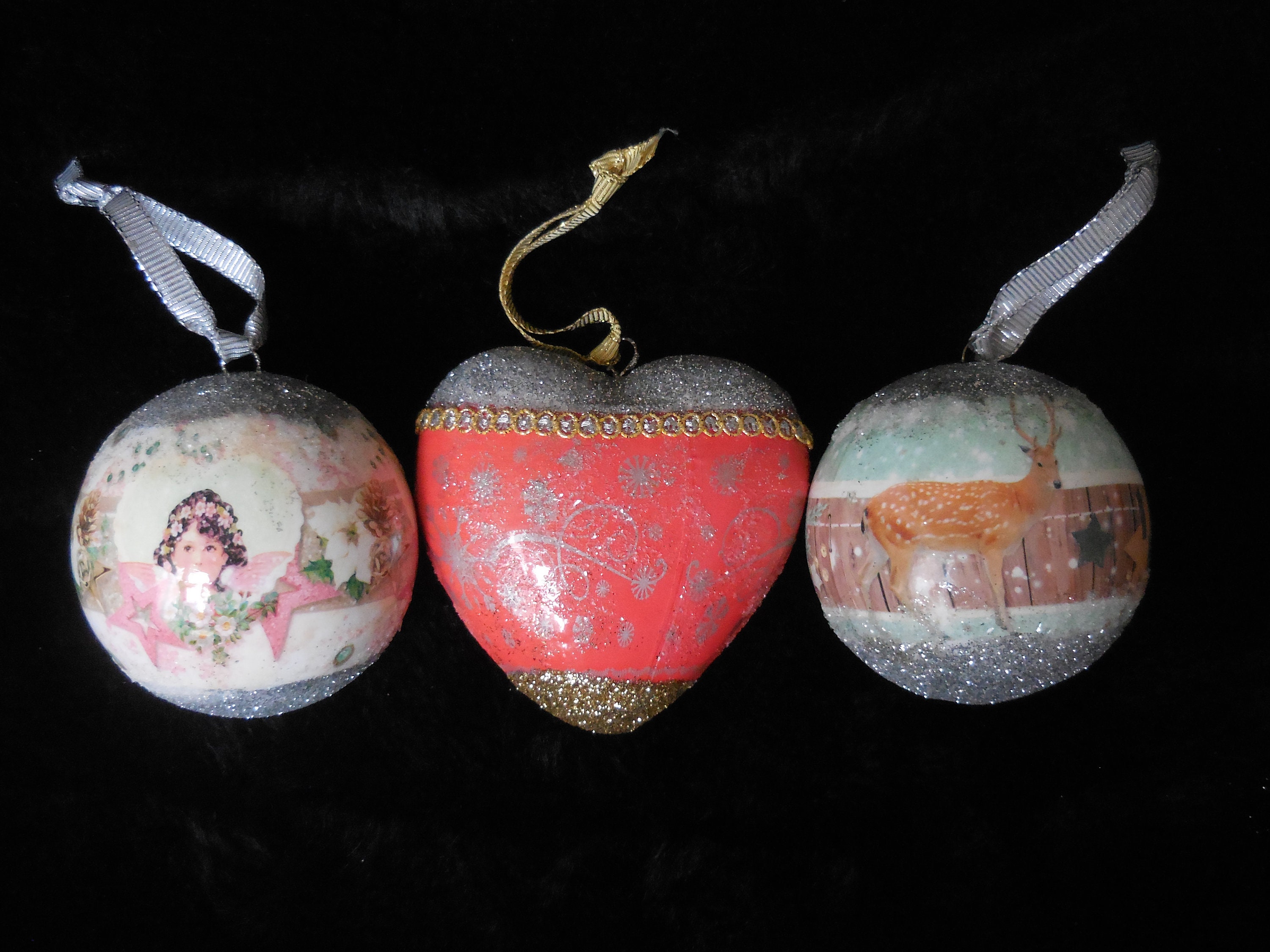 Lot de 2 Boules Noël et Un Coeur
