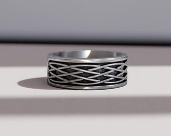 Celtic Braided Knot Ring in Silver– Eternity Wedding Band