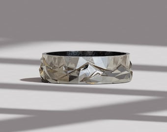 Anillo de Montaña Geométrica para Hombre en Plata de Ley – Alianza Natural