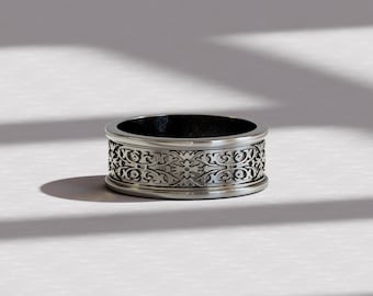 中世の男性用バンドリング - 模様のあるシルバーの結婚指輪