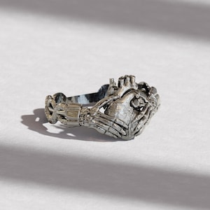 Anel Claddagh - Anel de noivado celta de prata e ouro com coração anatômico - Joias tradicionais da amizade irlandesa