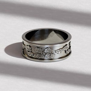Oak Leaf Ring, Silver Ring with Real Oak Leaf, Nature Jewelry, Botanical Wedding Band, Unique Gift for Nature Lovers