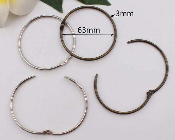 Amazon.com : BAU31445 - Binder Rings, 1-1/2 Diameter, Snap Closure, 4/BG,  Silver : Round Ring Binders : Office Products