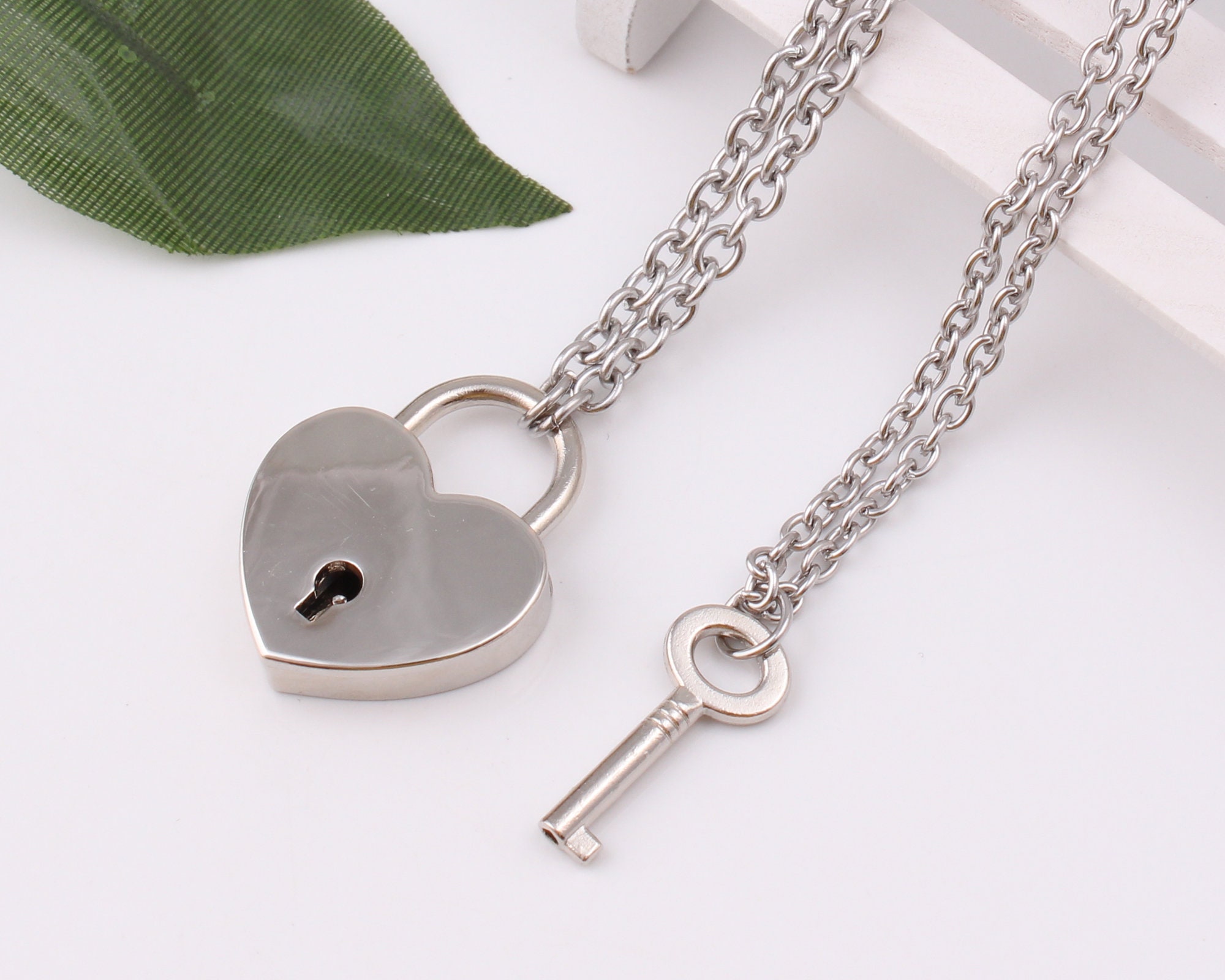 Collana Doppio Ciondolo Cuore E Chiave - Pendente In Acciaio Con Laccetto, Regalo Amore