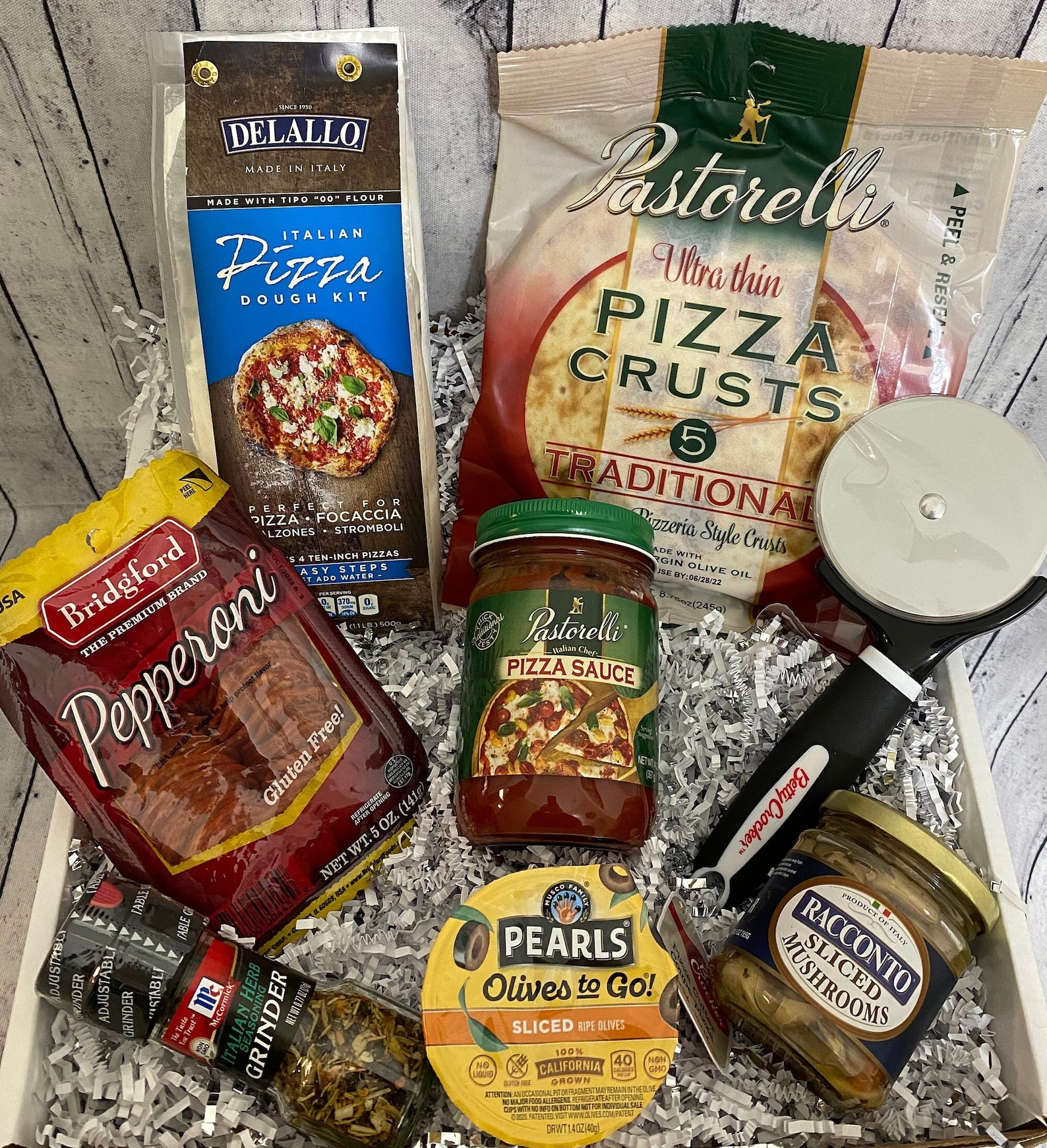 Deluxe Family Pizza Gift Box Pizza Kit Box Housewarming Gift Man Cave Gift Couple Gift Basket Food Gift Box DIY Pizza Box Family Gift