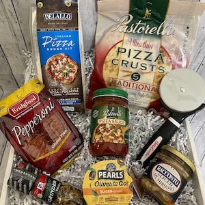 Deluxe Family Pizza Gift Box, Pizza Kit Box, Housewarming Gift, Man Cave Gift, Couple Gift Basket, Food Gift Box, DIY Pizza Box, Family Gift