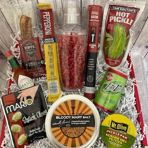 Bloody Mary Gift, Bloody Mary Cocktail Box, DIY Cocktails, Craft Cocktails, Gift for Couples, Housewarming Gift, Mocktail, Home Bartender