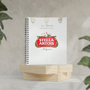 Quaderno Riciclato Unico Birra Stella Artois - Copertina da Scatole di Prodotti - Carta Riciclata Interna - Rilegatura a Spirale Alluminio