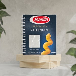 Quaderno Riciclato Unico - Copertina da Scatole di Prodotti Cellentani Barilla - Carta Riciclata Interna - Rilegatura a Spirale in Alluminio