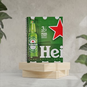 Quaderno Riciclato Unico - Copertina da Scatole di Prodotti Birra Heineken - Carta Riciclata Interna - Rilegatura a Spirale in Alluminio