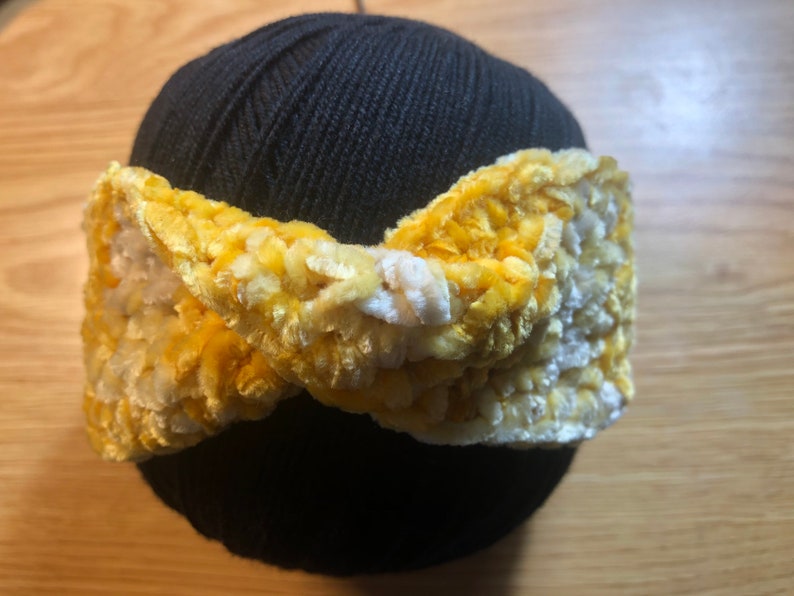 Twist Baby Headband crochet velvet yarn 3-6 months