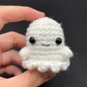Porte-clés mini amigurumi fantôme fantôme au crochet