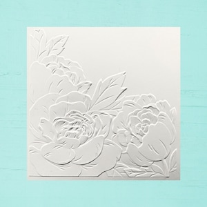 Un set di 5 biglietti d'auguri in rilievo con fiori di rosa offre un modo unico per inviare note premurose o esprimere gratitudine.