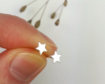 Small star stud earrings 925 sterling silver (1 pair)