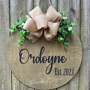 Personalized door hanger | Custom Door Hanger | Round Door Hanger | Monogrammed Door Hanger | door hanger | Monogrammed door sign