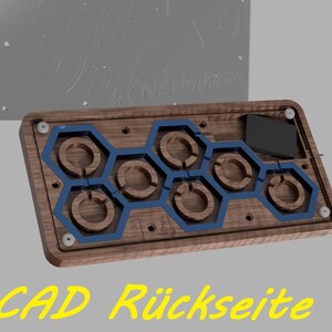 K&ouml;nnte beinhalten: Eine Holzbasis mit einem Wabenmuster und blauen Akzenten. Die Basis hat acht kreisf&ouml;rmige Ausschnitte und ist mit "CAD R&uuml;ckseite" beschriftet.